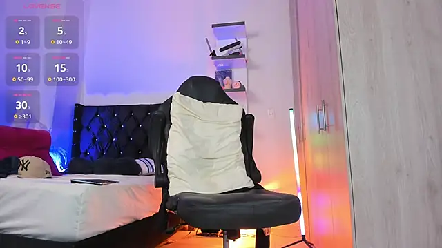  Duriel online show from March 6, 10:50 pm