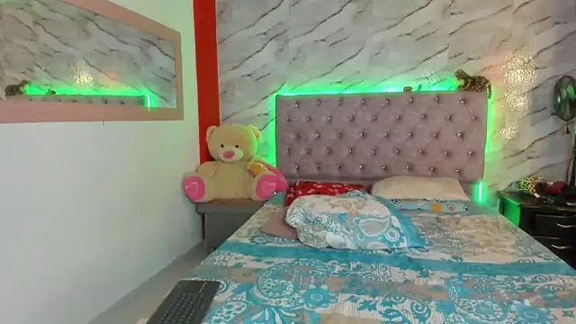 Stefany Andruw online show from November 5, 1:55 pm