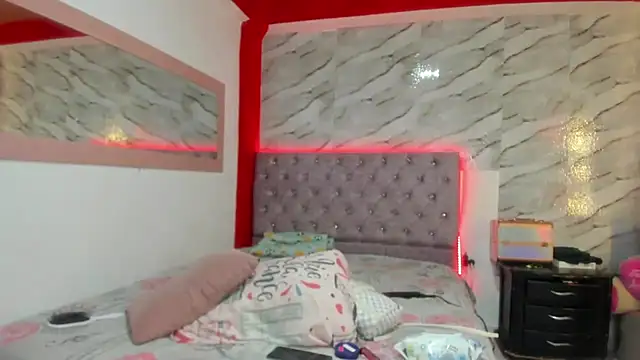 Stefany Andruw online show from December 18, 1:50 pm