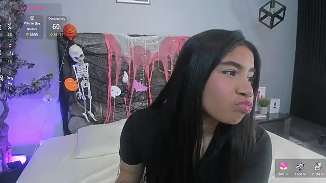 Nahomycarterr online show from October 30, 7:47 pm