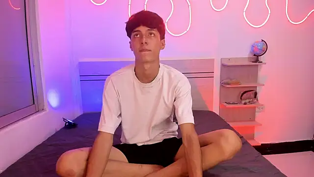 luccas ferreira online show from November 2, 7:05 pm