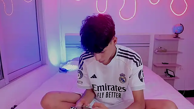 luccas ferreira online show from November 29, 7:50 pm