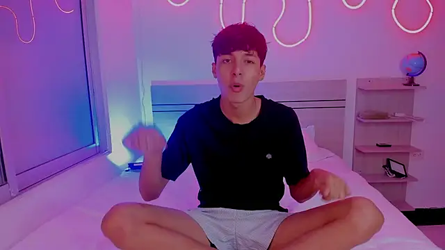 luccas ferreira online show from December 3, 7:34 pm