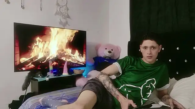 Tyler cat online show from October 10, 10:58 am