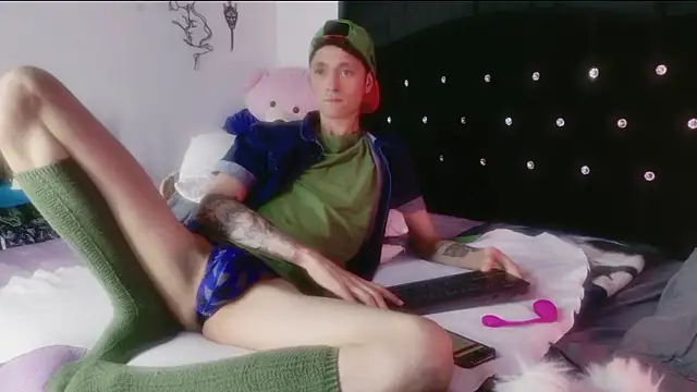 Tyler cat online show from March 28, 3:06 am