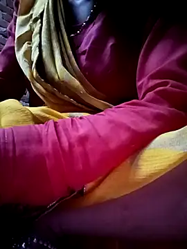 Snapshot of Mona7070 chatting on October 6, 12:19 am Mona7070 online show from October 6, 12:19 am