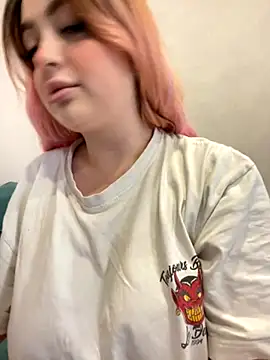 KellyMoors online show from November 5, 9:31 am