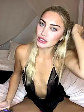 Snapshot of Aurii_Angel chatting on November 6, 3:18 am Aurii Angel online show from November 6, 3:18 am