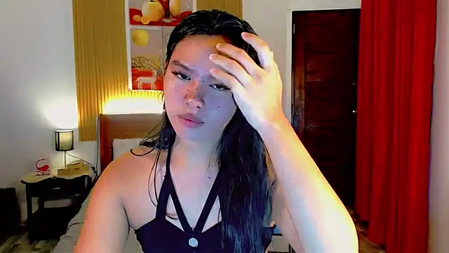 Snapshot of fallinLunaxX chatting on October 8, 12:47 pm fallinLunaxX online show from October 8, 12:47 pm