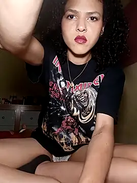 Snapshot of Larissinhamm chatting on October 15, 8:14 am Larissinhamm online show from October 15, 8:14 am