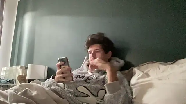 Snapshot of VersaGoo chatting on October 19, 12:06 pm VersaGoo online show from October 19, 12:06 pm