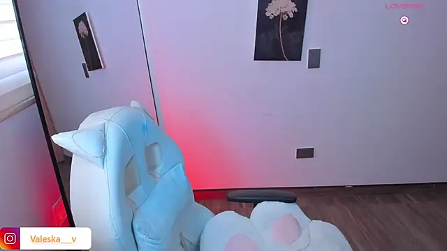 valeska  V online show from April 23, 12:29 pm