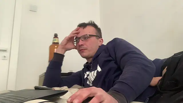 Snapshot of viktor1992-1-1 chatting on February 10, 1:26 pm viktor1992-1-1 online show from February 10, 1:26 pm