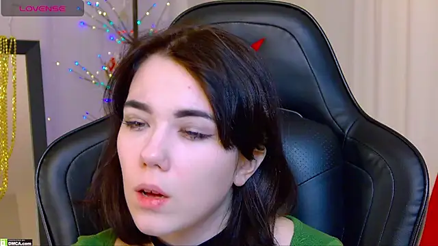 Kelly foox online show from December 16, 9:47 am