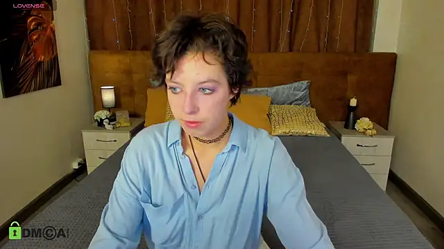 Sara Frayer online show from October 25, 1:02 am