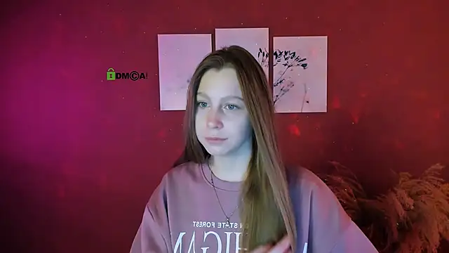 Snapshot of esme_moore_ chatting on October 14, 8:37 am esme moore  online show from October 14, 8:37 am