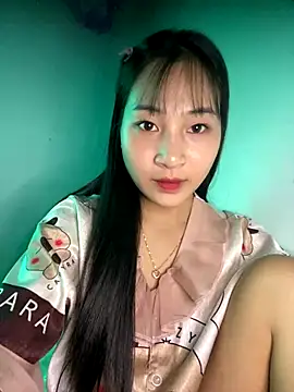 Snapshot of banlinh004 chatting on October 22, 7:19 am banlinh004 online show from October 22, 7:19 am
