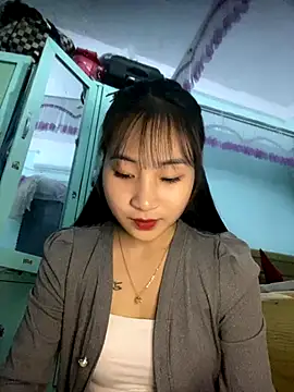 banlinh004 online show from December 18, 2:12 pm