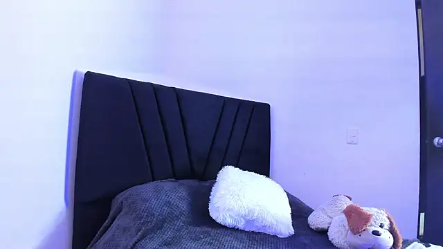 ValeStone online show from December 2, 9:10 pm