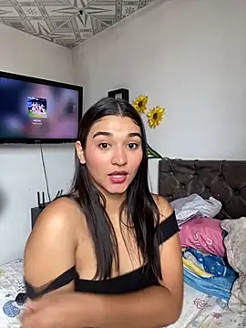 Snapshot of MelodySwetie__ chatting on October 21, 1:56 pm MelodySwetie online show from October 21, 1:56 pm
