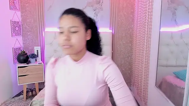 Snapshot of AriaVega chatting on February 9, 12:42 pm AriaVega online show from February 9, 12:42 pm