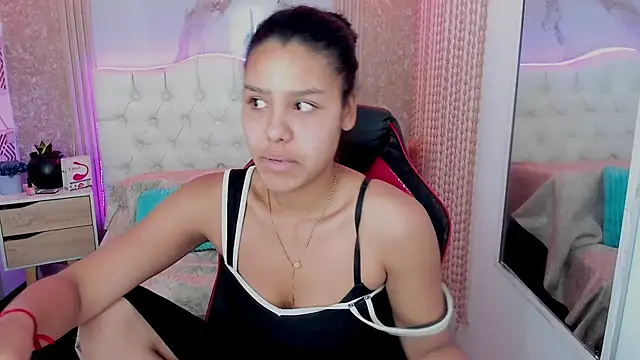 Snapshot of AriaVega chatting on March 1, 11:34 am AriaVega online show from March 1, 11:34 am