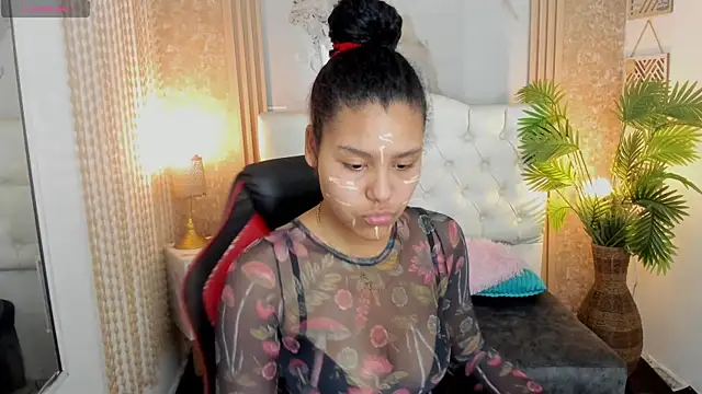 AriaVega online show from April 7, 1:00 pm