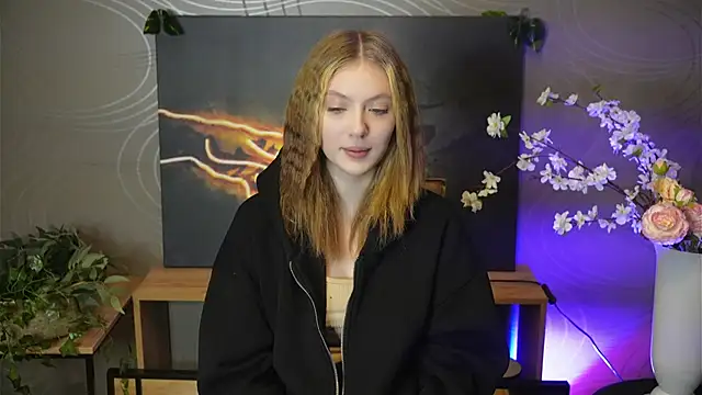 Snapshot of EstaGoetsch chatting on October 21, 8:15 am EstaGoetsch online show from October 21, 8:15 am