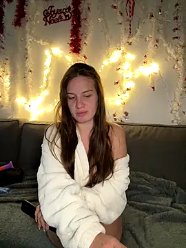 bebecita x online show from December 15, 10:30 am