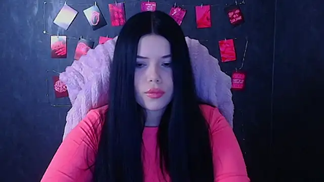 Mona Esty online show from November 6, 6:31 pm