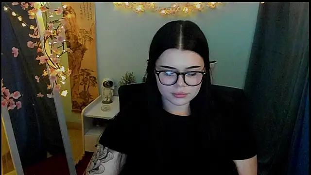 Mona Esty online show from February 24, 8:45 am