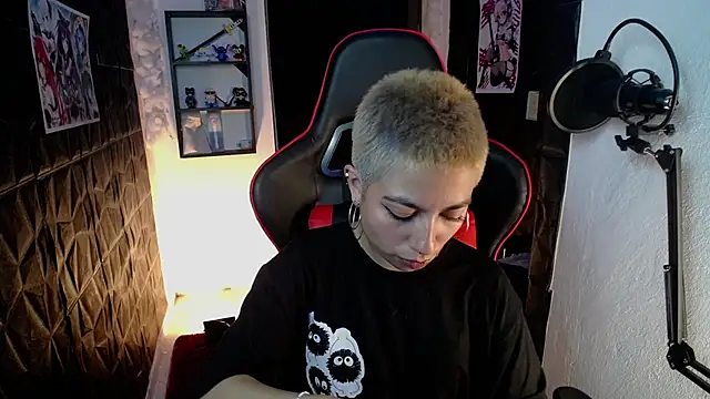 lunarichy22 online show from November 11, 7:47 pm