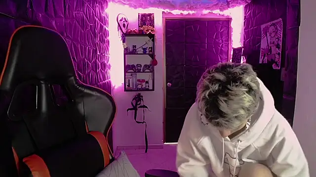 lunarichy22 online show from February 23, 7:22 pm