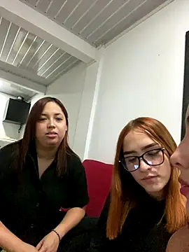 Snapshot of naho_val chatting on October 12, 4:33 am naho val online show from October 12, 4:33 am