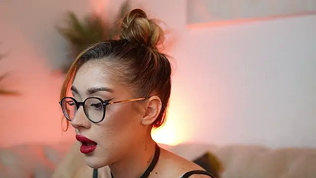 AileenKiss online show from November 10, 7:13 pm