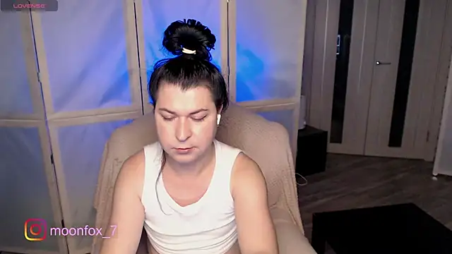 micromouse mo online show from November 30, 9:19 pm