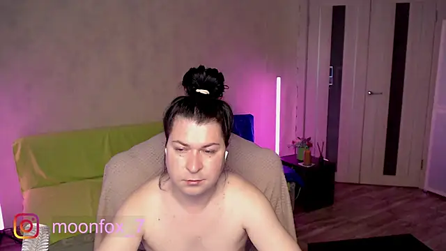 Snapshot of micromouse_mo chatting on May 8, 1:55 am micromouse mo online show from May 8, 1:55 am