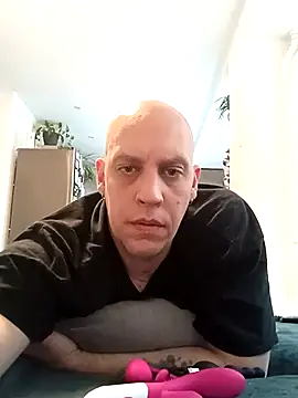 Snapshot of Kobradera1984 chatting on February 2, 8:35 am Kobradera1984 online show from February 2, 8:35 am