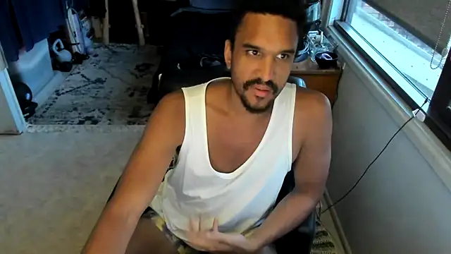 Snapshot of CassiusJohnson chatting on October 15, 8:14 am CassiusJohnson online show from October 15, 8:14 am