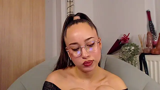 adacgrey online show from February 28, 5:03 pm