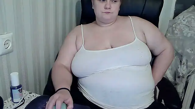 Snapshot of HarmonyKarera chatting on October 19, 8:09 pm HarmonyKarera online show from October 19, 8:09 pm