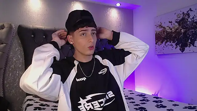 MateoMitchell online show from November 7, 4:56 am