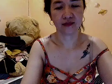 KissHott online show from October 25, 2:13 pm