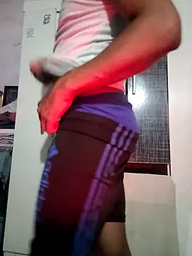 Snapshot of maxOliver12345 chatting on October 11, 4:12 am maxOliver12345 online show from October 11, 4:12 am