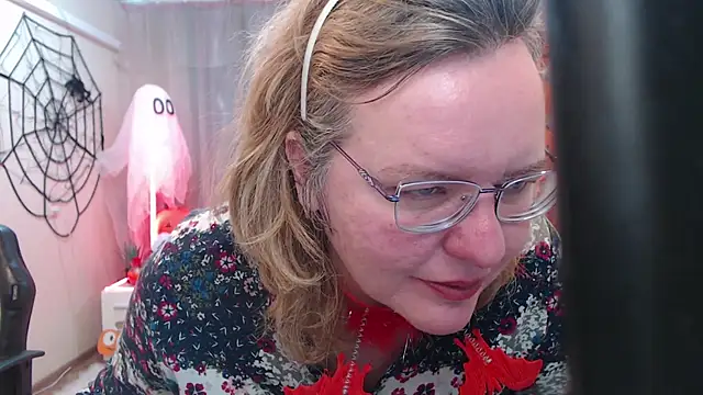 VestaWoody online show from October 16, 6:14 am