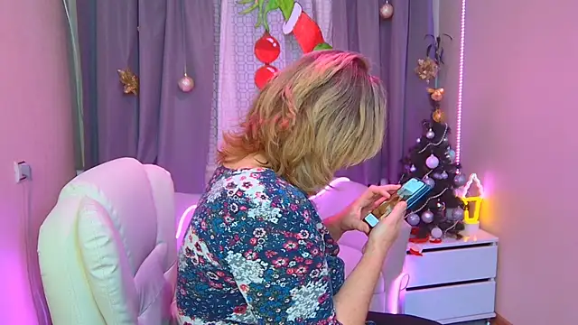 VestaWoody online show from January 5, 5:27 pm