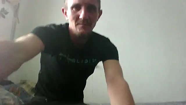 Twolatte1520 online show from April 1, 12:50 pm