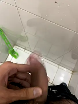 Snapshot of Akky00359 chatting on November 17, 2:56 pm Akky00359 online show from November 17, 2:56 pm