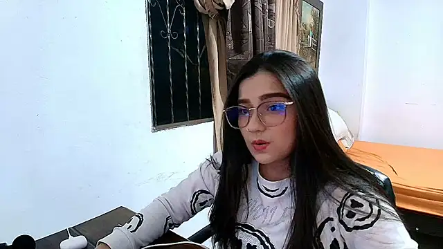 Snapshot of Charlotte_Richardson chatting on May 30, 11:46 pm Charlotte Richardson online show from May 30, 11:46 pm