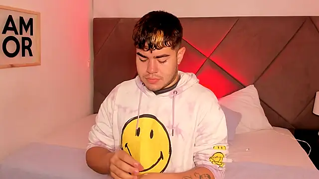 Snapshot of thiago_occonor chatting on November 5, 1:33 pm thiago occonor online show from November 5, 1:33 pm